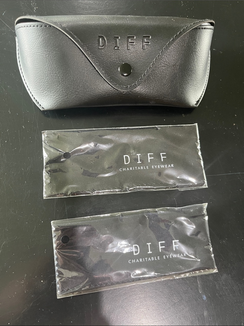 DIFF Black Sunglasses Case with Two Branded Cleaning Cloths
